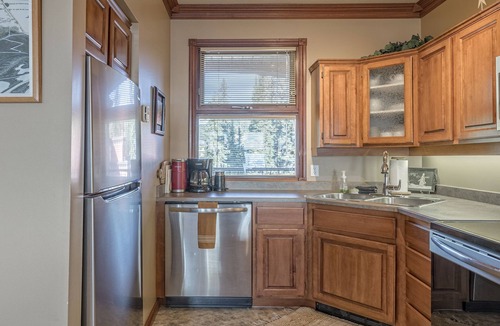 Silver Star Mountain Condo | Top Floor Grandview Condo with stunning mountain views, patio, BBQ and AC