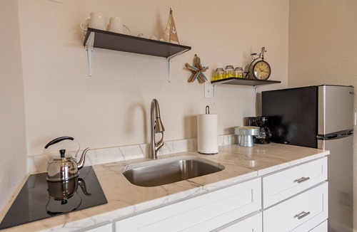 Galveston Condo | Top floor upscale contemporary space with great views and great location