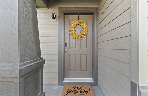 Meridian House | TopGolf Discount, Pets Welcome, Near St Lukes Perfect Location