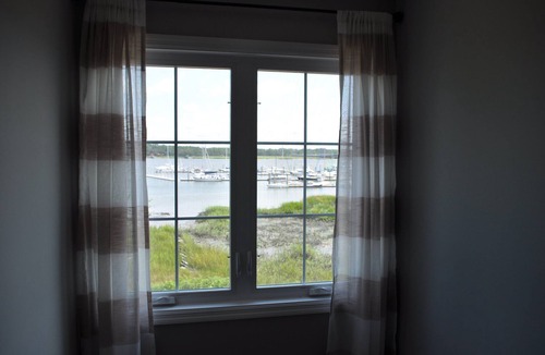 Port Royal Landing House | Totally Renovated Waterfront Cottage, Snowbird's Paradise, Boater's Dream