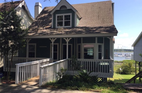 Port Royal Landing House | Totally Renovated Waterfront Cottage, Snowbird's Paradise, Boater's Dream