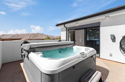St. George Apartment | Touch of Class - 5BR - Hot Tub & Near Zion