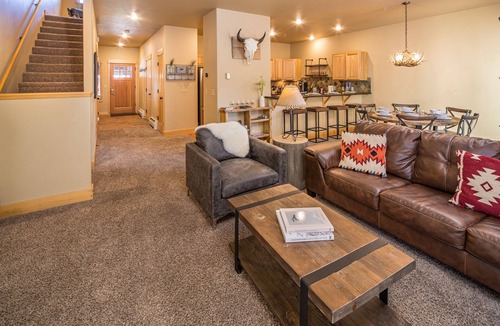 Big Sky House | Town Center Modern Rustic Townhouse - Contactless Check In