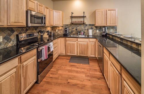 Big Sky House | Town Center Modern Rustic Townhouse - Contactless Check In