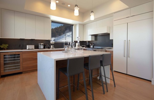 Jackson Condo | Town Hill Penthouse Ski In/Out at Snow King w/Deck w/Hot Tub, A/C, Fireplace