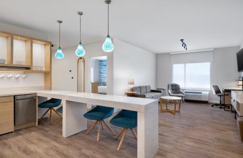 Geneva Hotel | TownePlace Suites by Marriott Geneva at SPIRE Academy