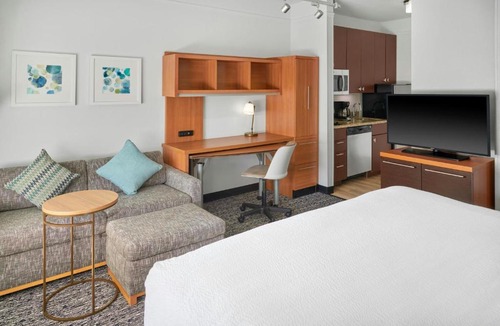 Troy Hotel | TownePlace Suites by Marriott Detroit Troy