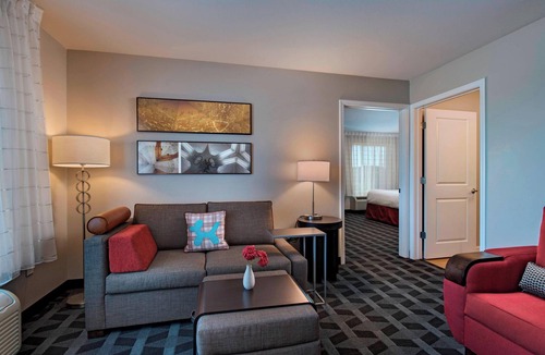 Terry Sanford Hotel | TownePlace Suites Fayetteville Cross Creek