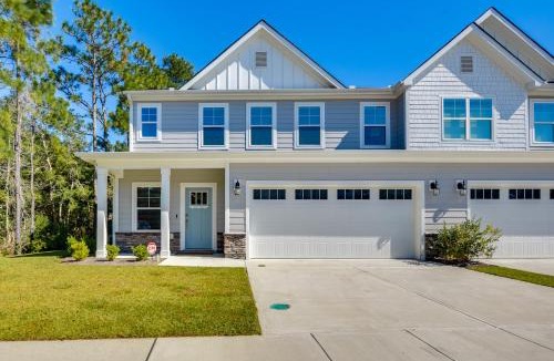 Shallotte House | Townhome w/Pool! 7 Mi to Ocean Isle Beach