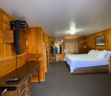 Dubois Hotel | Trails end motel