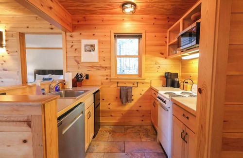 Mazama Cabin | Trailside Retreat 2 bedroom cabin at Wilson Ranch