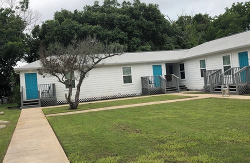Alvin Apartment | Tranquil 1-bedroom apartment with AC in cozy Alvin