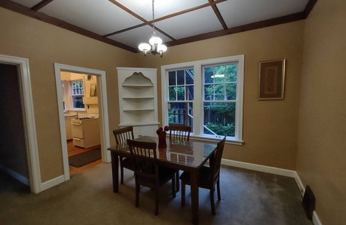 Buckman Neighborhood Apartment | Tranquil 3 bedroom apartment in Portland