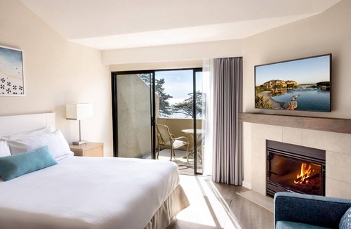 Rio del Mar Hotel | Tranquil Beachside Studio | Pools, Hot Tubs, Tennis Court & Fireplace