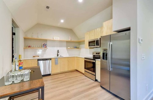 Mount Mourne Apartment | Tranquil Lakefront Carriage House with Dock
