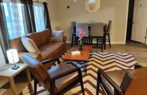 Indianapolis House | TRANQUIL OASIS - Private Rooms -Near Downtown Indianapolis
