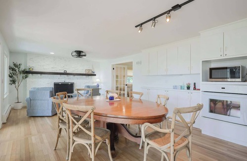 Monument Beach House | Tranquil Waterfront Getaway