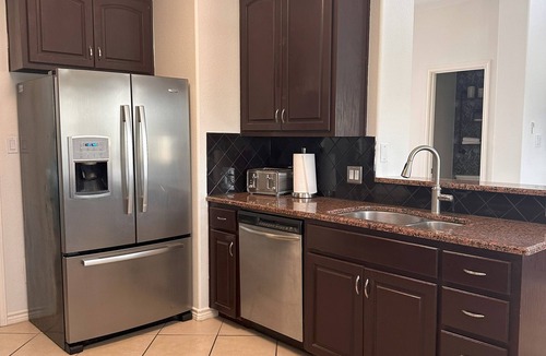 Point Venture House | Tranquility at the Lake! 3 KING Rooms+Bunks, Boat Parking+ Launch, Beach Access