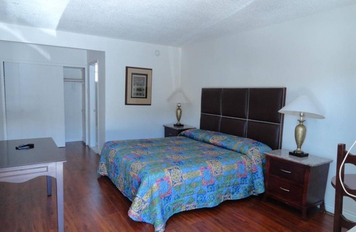 North Hills East Hotel | Travel Inn