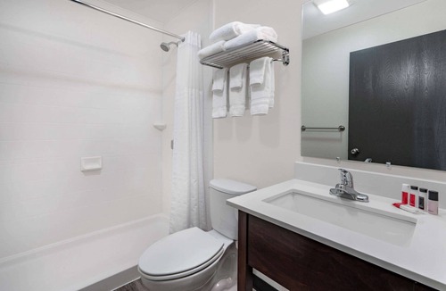 Lovell Hotel | Travelodge by Wyndham Lovell/Bighorns