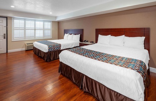 Harbor Hotel | Travelodge by Wyndham Harbor City