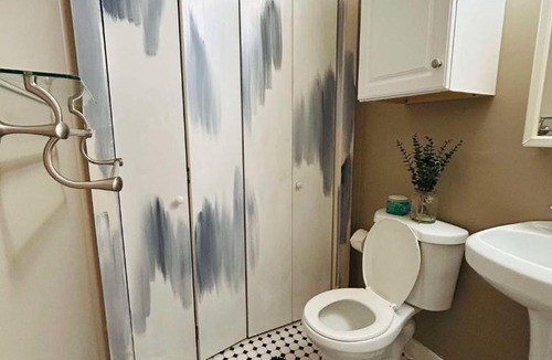 South Central Houston Apartment | Trendy and modern apartment at rice village