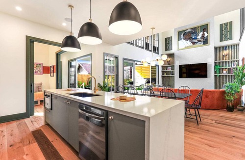 Milan House | Tropical Paradise with Heated Pool - Minutes to FQ
