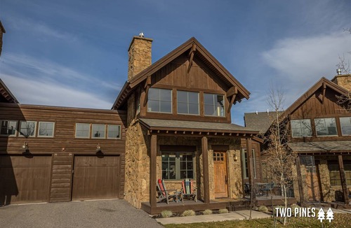 Big Sky House | Trotwood Townhome Right in Town Center- Walking Distance to Ski Shuttle