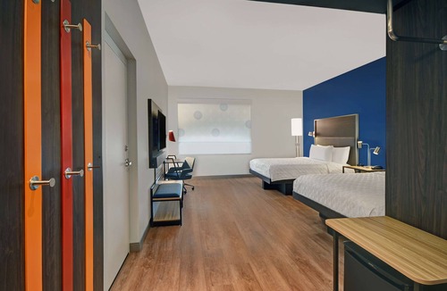 Troy Hotel | Tru by Hilton Troy Detroit