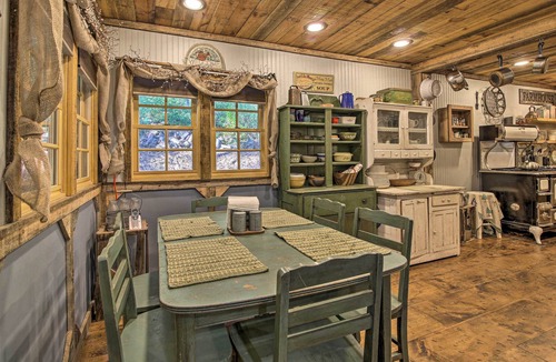 Sautee Nacoochee Cottage | Tubes & Kayaks: 5-acre North Georgia Mtn Retreat