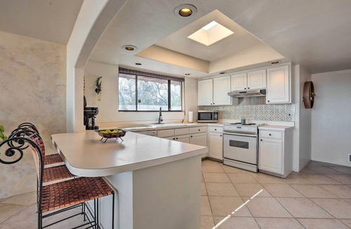 Catalina Foothills Estates House | Tucson Oasis 'La Casa de las Palmas' w/Pool!