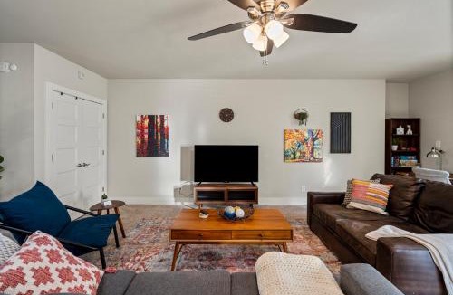 Tulsa House | Turkey Mountain Bungalow By Tulsa Getaways