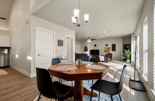 Tulsa House | Turkey Mountain Bungalow By Tulsa Getaways