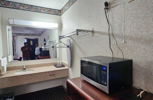 North Chesterfield Hotel | Turnpike Motel Richmond VA by Hotel O US 60
