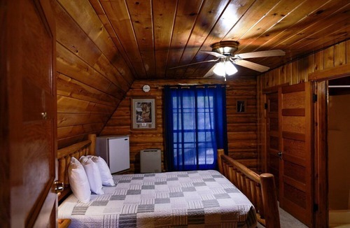 Dubois Cabin | Twin Pines Lodge & Cabins