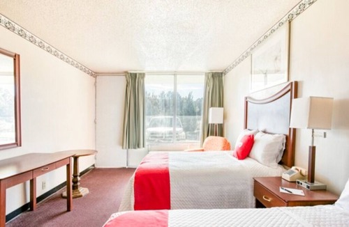 Templeton Hotel | Two Affordable Rooms w/Double Beds & Private Bath – Perfect for Budget Traveler