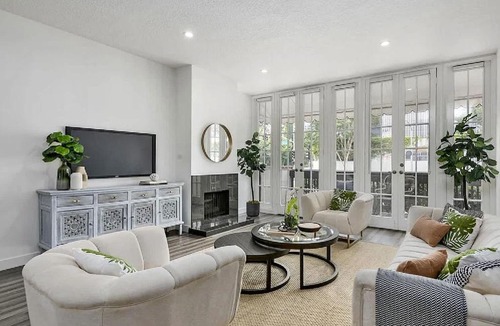 Beverly Hills Apartment | Two Bedroom Apartment with Modern Comforts