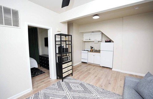 Capitol Hill Apartment | Two Bedroom Near Sports & Museums