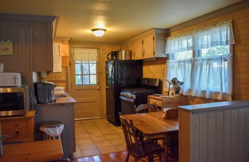 Dennis Port House | Two bedroom sleeping 6 with central air conditioning