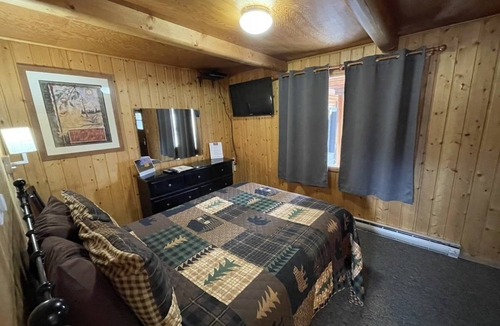 Melrose House | Two Bedroom Suite - Montana Mountain Views