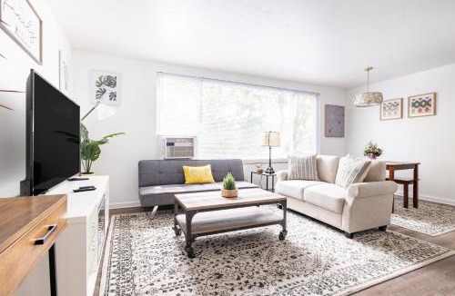 Fairview Park Apartment | Two Bedrooms near CLE airport 2-4b Georgetown Villas