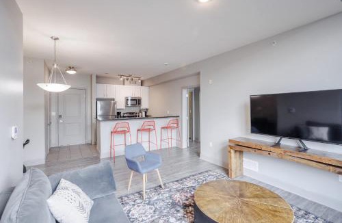 Central Business District Apartment | TWO CozySuites at the Banks with Pool 17