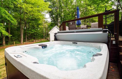 Northwest Akron House | Two Entire Homes with Hot Tubs and Games Sleeps 20