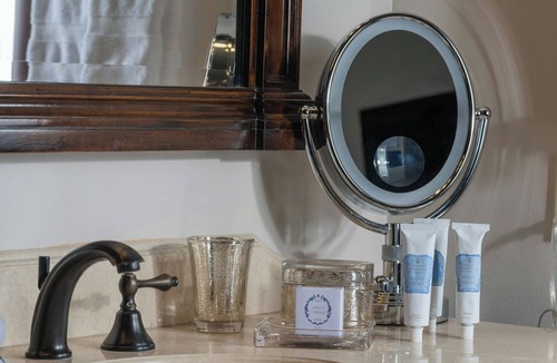 Uptown Hotel | Two Junior Suite | Hotel Granduca | Charming Suite Near Houston Attractions