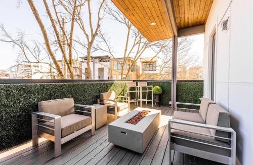 Edgehill House | Two Lavish Gulch Homes - Mins to Broadway