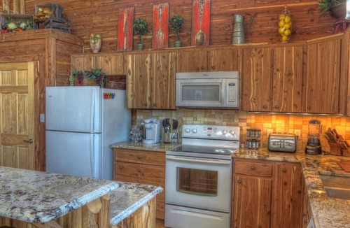Rio Frio Cabin | Two Story Luxury Lodge A Great Family Getaway