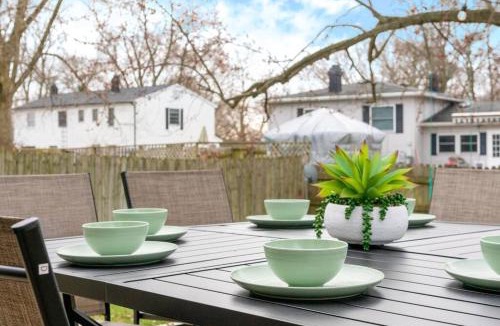 Saint Marys  Saint Joseph County House | U of ND Oasis Cozy Minimalist 4bd with Outdoor Deck and Playground