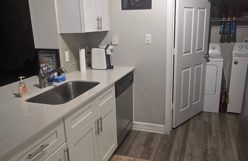 Vinings Apartment | ​Ultimate Convenience: Spacious 1BR in the Heart of Cumberland