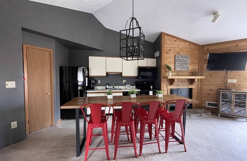Seven Springs Condo | Ultra-hip, Family-Friendly, Modern Space- SKI IN SKI OUT!