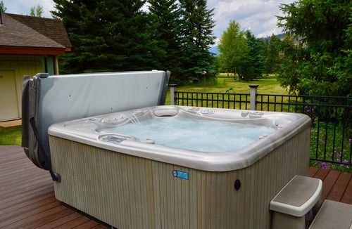 Gallatin Gateway Cabin | Unique Guesthouse on the Beautiful Gallatin River - Hot Tub w/Amazing Views!